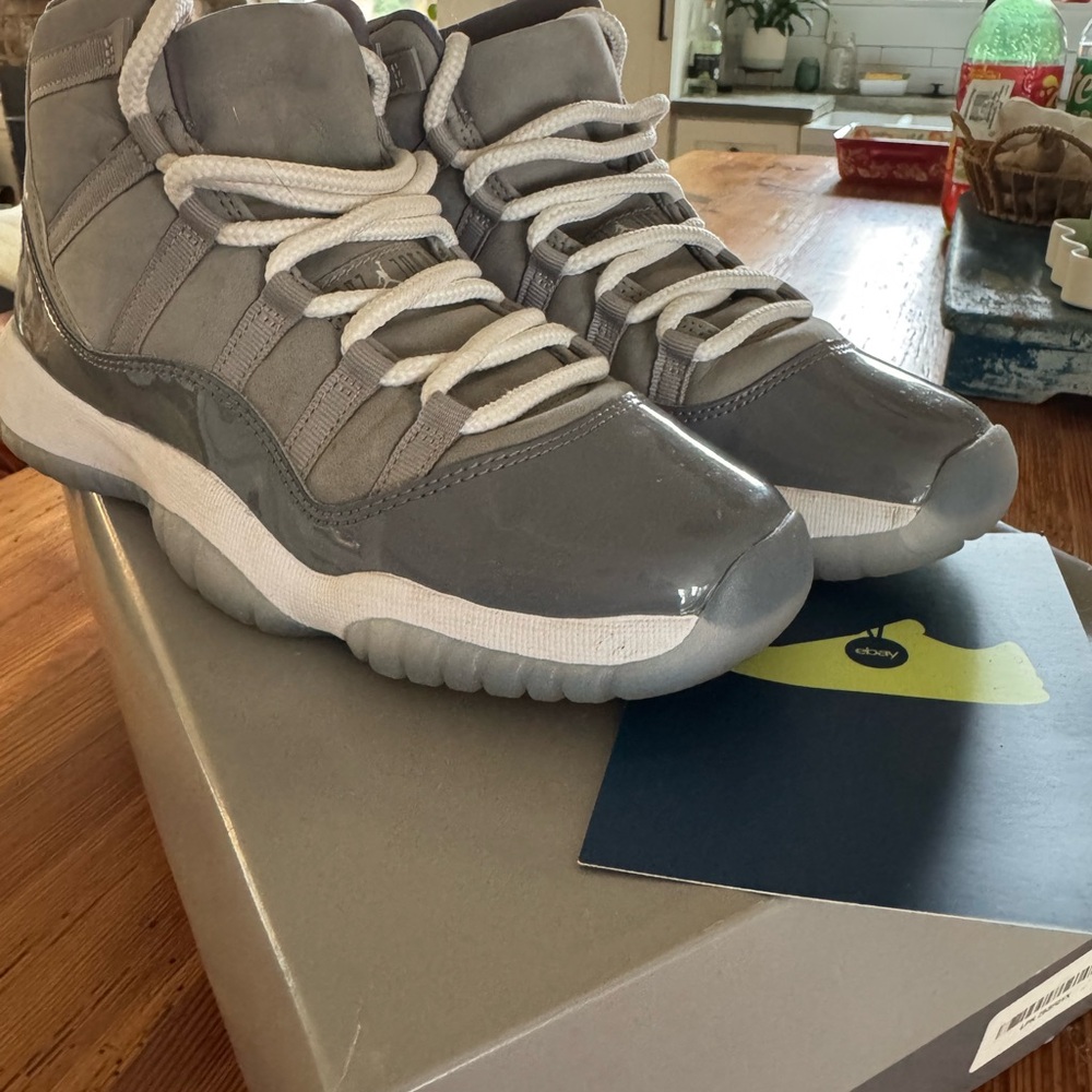 Jordan 11 Cool Grey - Like New